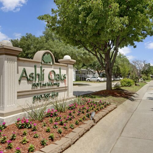 Ashli Oaks